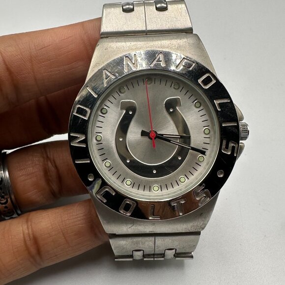 Indiana Colts Watch Men Silver Tone NFL Sports Football New Battery 6.5 Inch - Picture 1 of 14